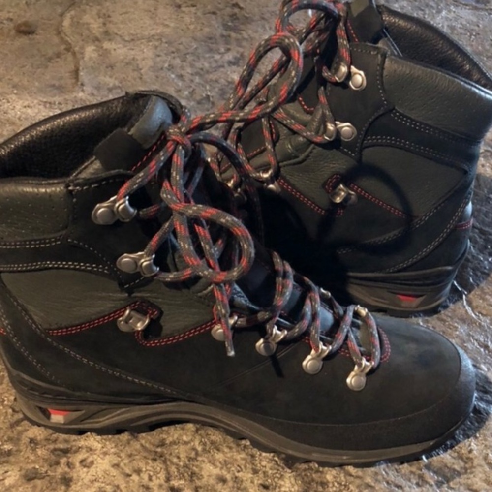 The North Face Gore-Tex hiking boots men’s 8.5